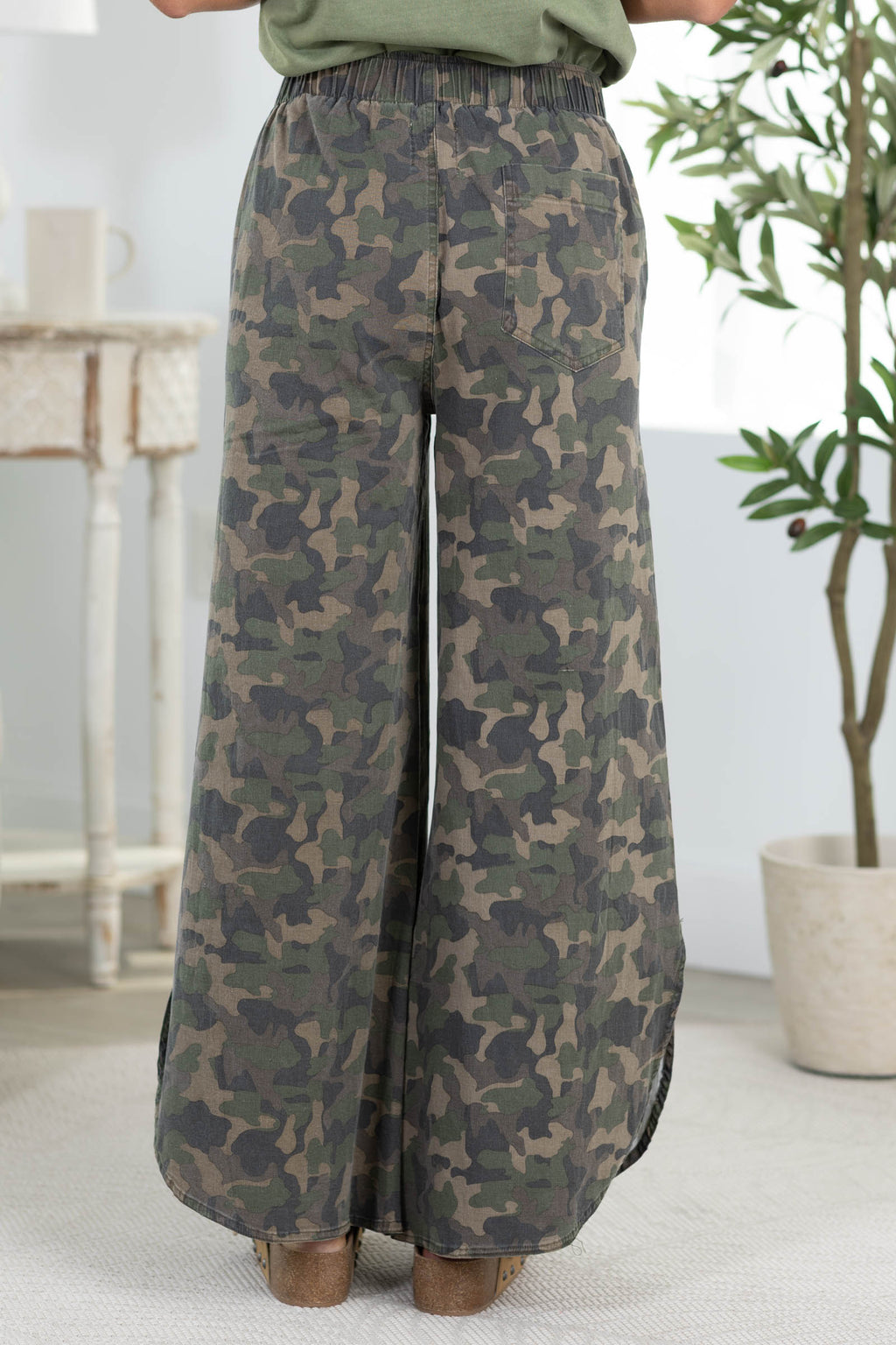 Camo Tulip Hem Relaxed Fit Pants