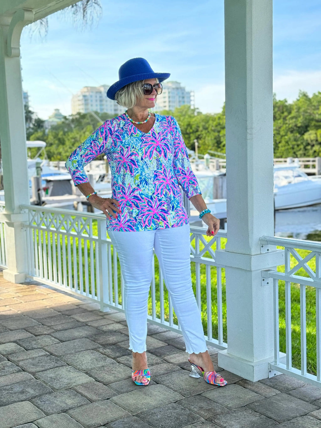 PINK PALM TREE V-NECK TOP