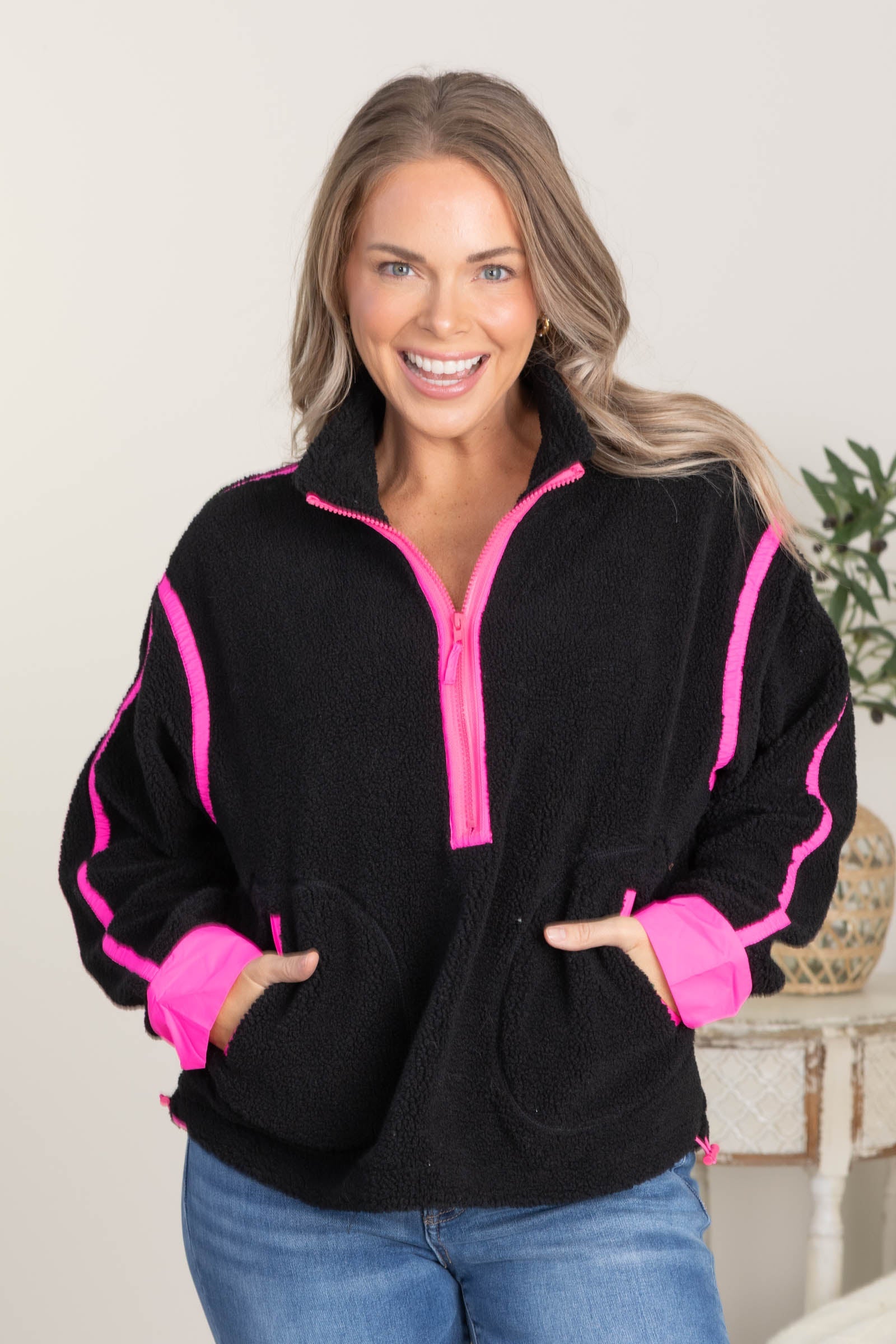 Contrast Edge Half Zip Up Sherpa Jackets