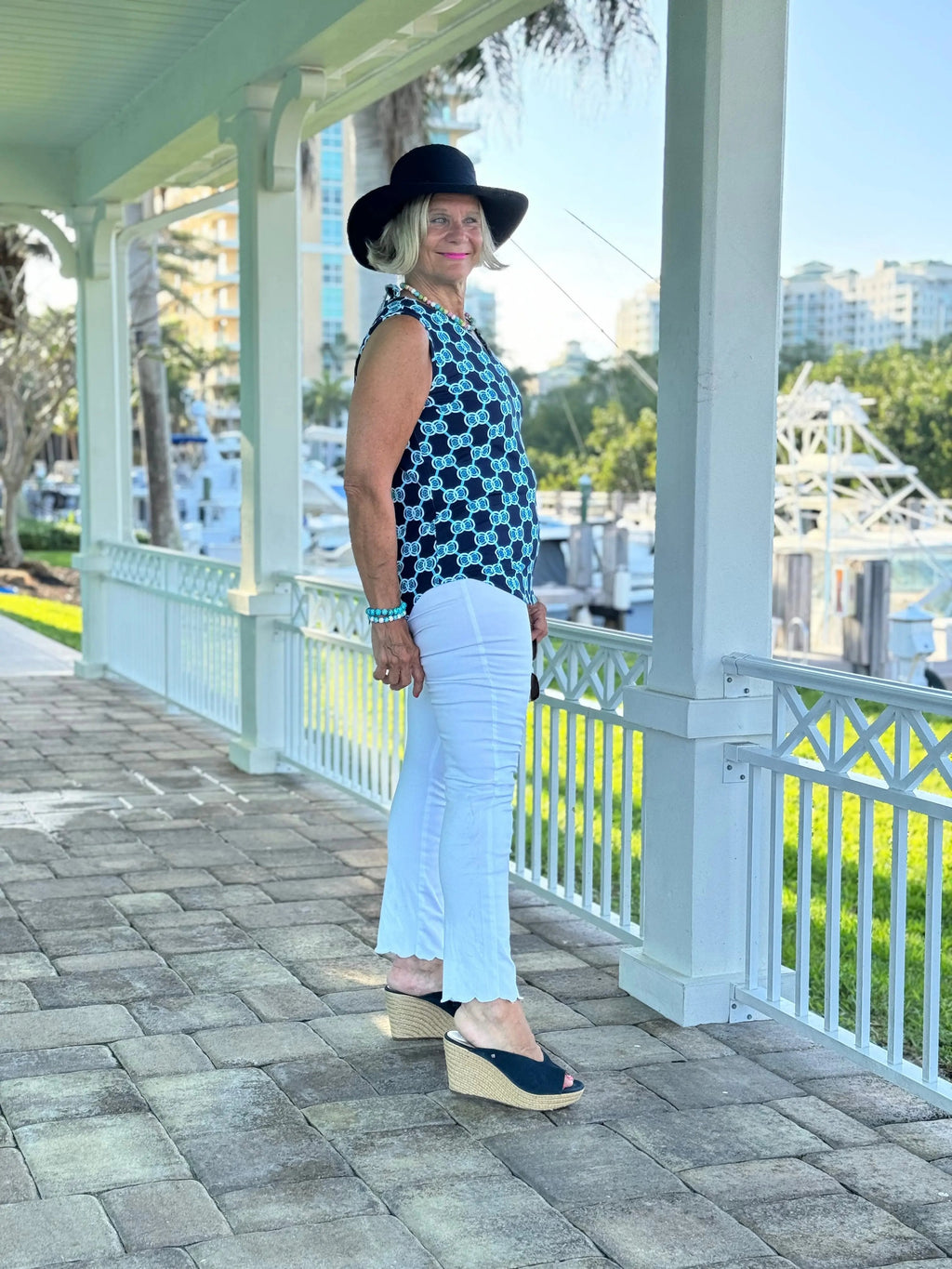 NAVY MEDALLION SLEEVELESS V NECK