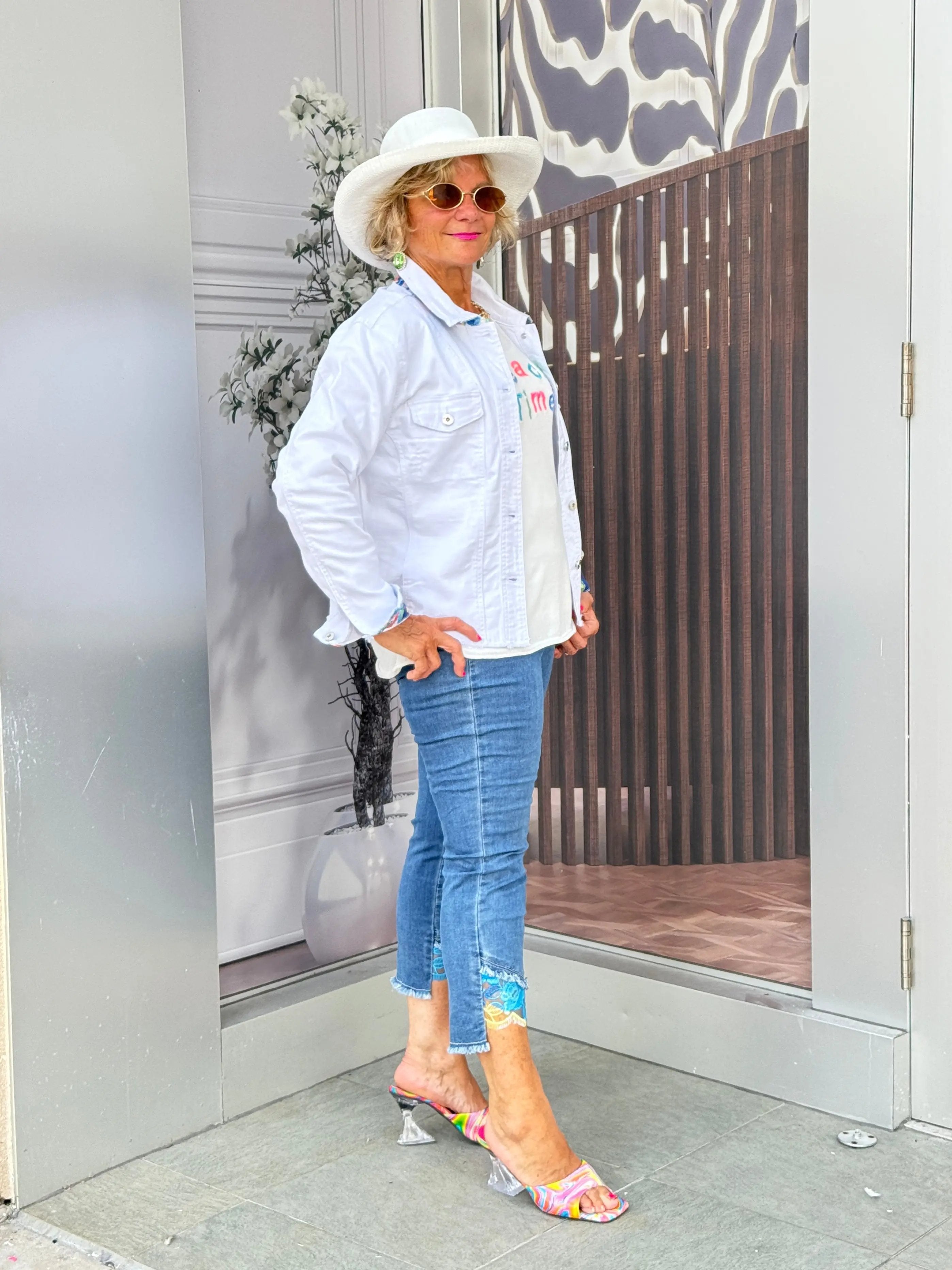 LULU-B WHITE BEACH TIME SWEATER