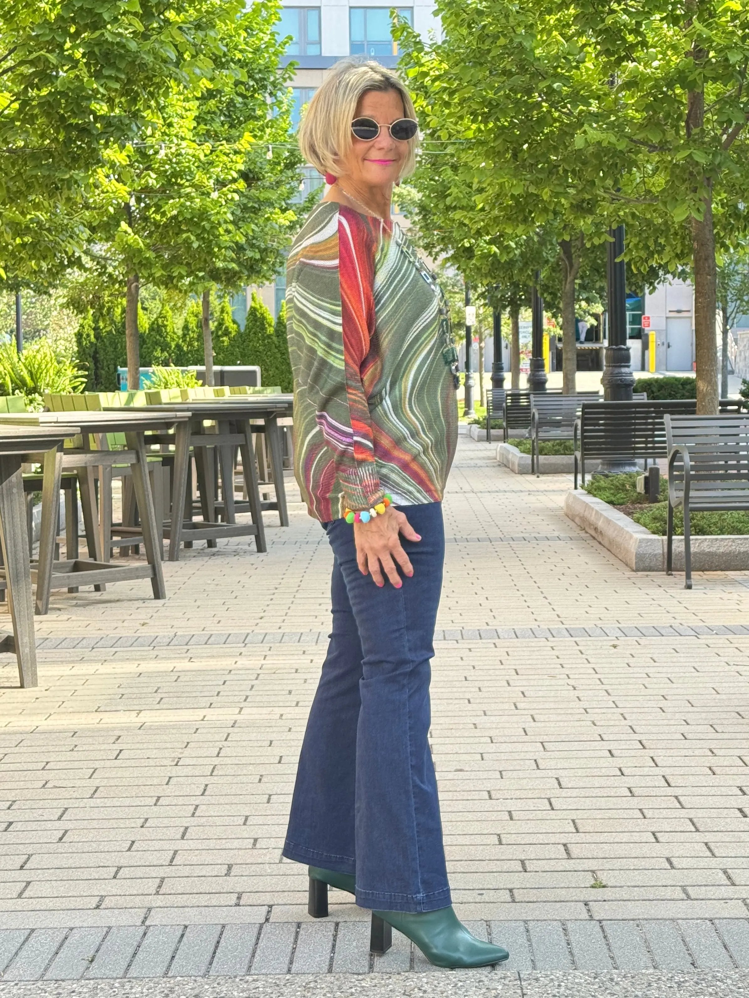 OLIVE Wavy Round Neck Knit Printed Sweater