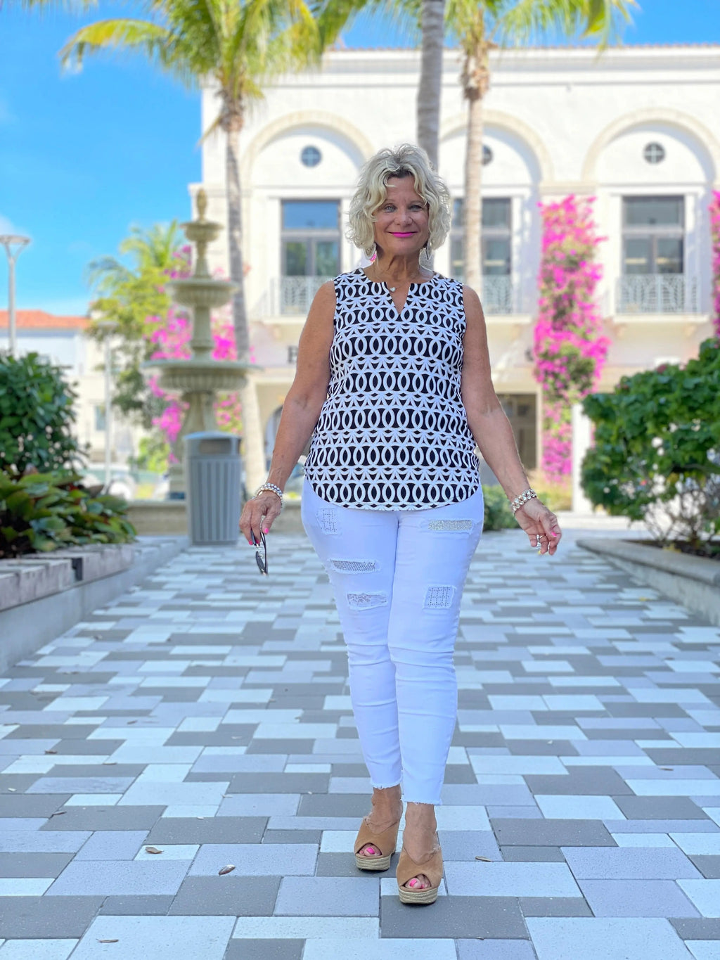 SANDBAR SLEEVELESS V NECK
