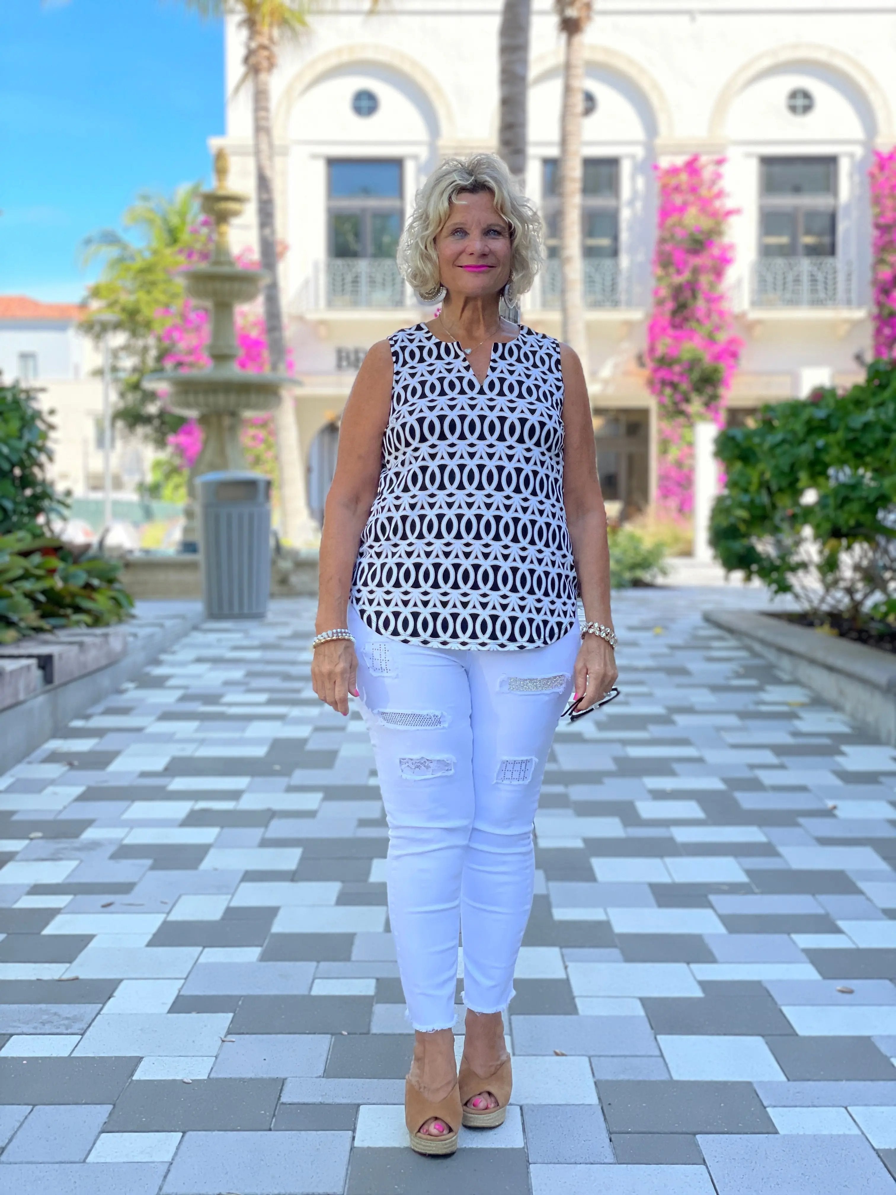 SANDBAR SLEEVELESS V NECK