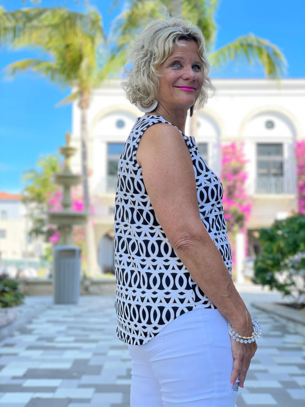SANDBAR SLEEVELESS V NECK