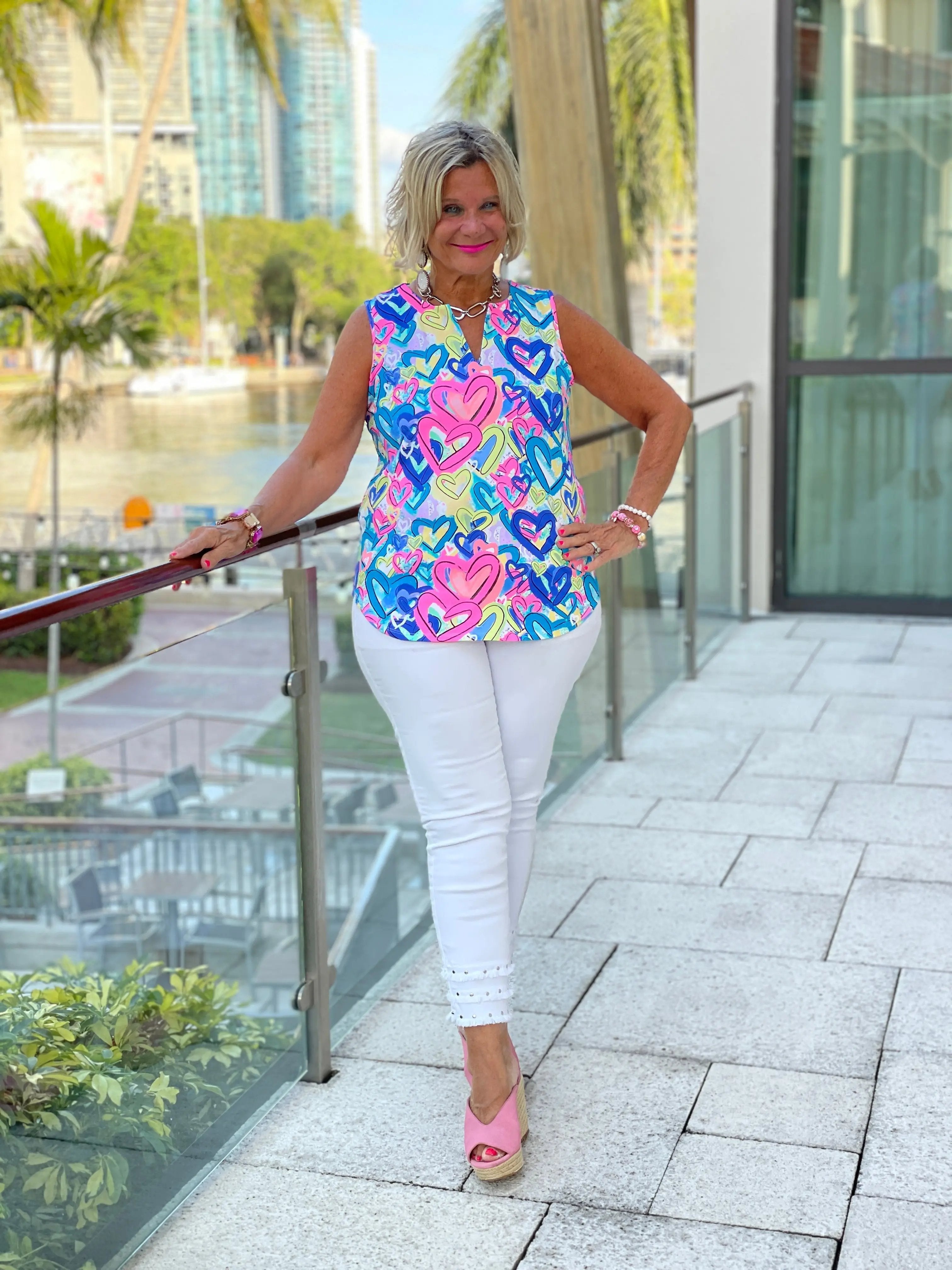 SECRET LOVE HEARTS SLEEVELESS V NECK