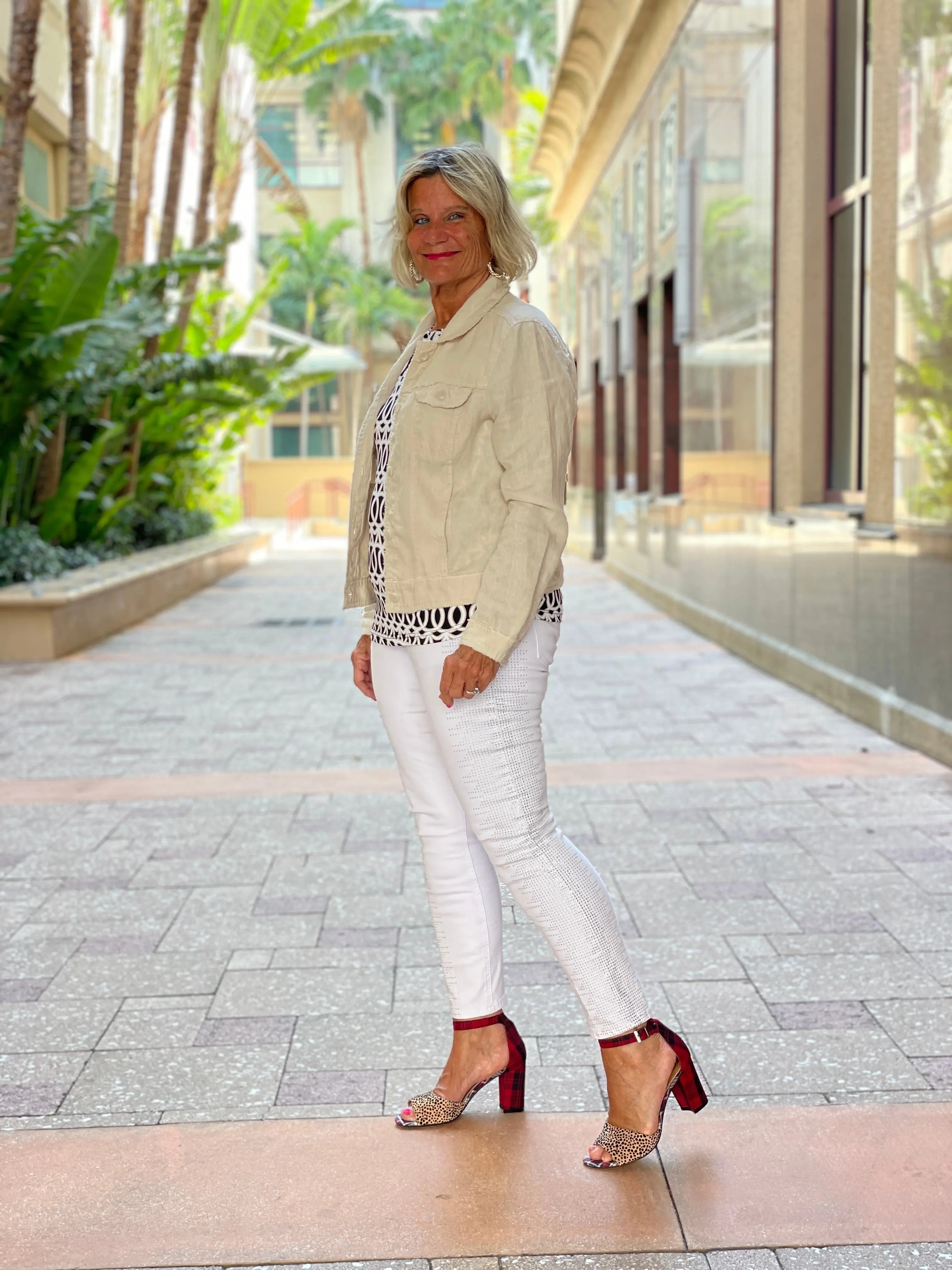 SANDBAR  KEYHOLE TOP